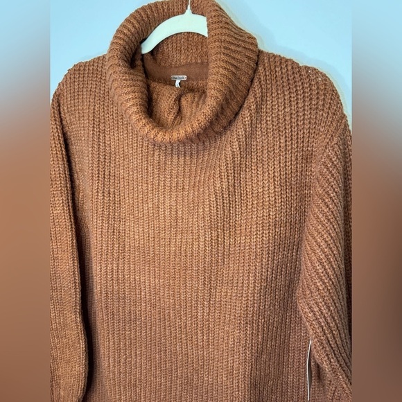 NEW Free People Women’s Oversized Long Turtleneck Sweater Size M - Picture 2 of 8